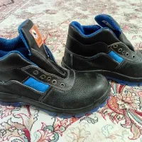 کفش ایمنی جنس عالی۴۱پایارا۸۰۰