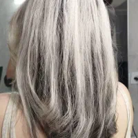 خدمات آرایشگری برای تکمیل آلبوم