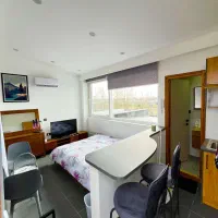 سوییت پلاک یک دریاچه 200میلیون