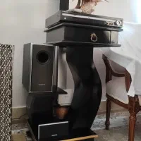 سینما خانواده به همراه میز