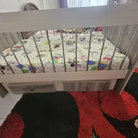 تخت کودک گهواره شو|تخت و صندلی بچه|شیراز, تاچارا|دیوار