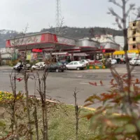 متصدی فروش بنزین