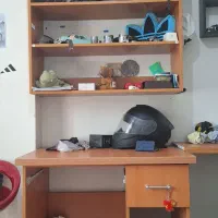 میزکامپیوتر کتابخانه