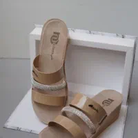 تولید کننده صندل و دمپایی در قم|کیف، کفش، کمربند|قم, بیست متری ولیعصر|دیوار