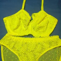 ست شورت و سوتین سبز فسفری سایز ۹۰