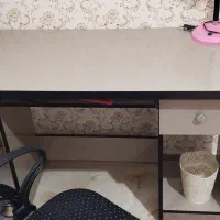 میز و صندلی