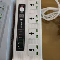 سه راهی و میکروفون جهت تولید محتوا