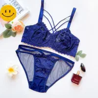 ست در رنگبندی تصویرا|لباس|خمین, |دیوار