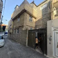 60متر همکف دربست دارای حیاط اختصاصی