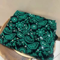 تعدادی پارچه کرپ چادری ژاکارد سوزندوزی