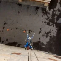 عایق نانو کار در ارتفاع با طناب راپل|خدمات پیشه و مهارت|ایلام, |دیوار