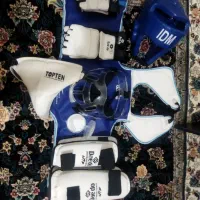 تجهیزات تکواندو رنگ آبی/قرمز