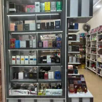 ویترین مغازه ارایشی بهداشتی
