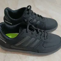 کتانی آدیداس