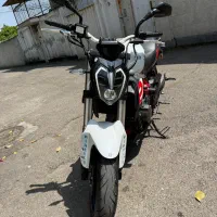 بنلی ۳۰۰ دوسیلندر