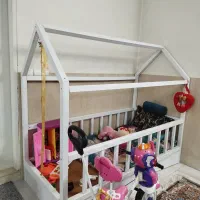 تخت نوجوان مونده سوری