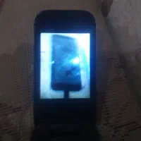 یه گوشی به فروش میرسد