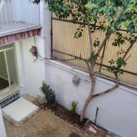 حیاط در بستی دو طبقه|اجارهٔ خانه و ویلا|تهران, بیسیم|دیوار