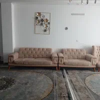 مبل زیبا و سالم با جلو مبلی و نیز ناهار خوری