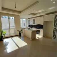 ۵۱متری آسانسور‌دار‌ با نور عالی *استثنایی* فوری