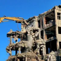 تخریب ساختمان گودبرداری کار کلی و جزئ خریدآهن آلات