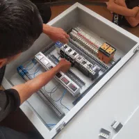 برق ساختمان و صنعت با بهترین کیفیت