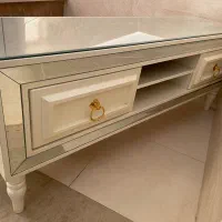 میز تی وی کاملا سالم در حد نو