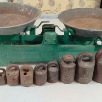 ترازوقدیمی فروشی