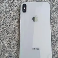 ایفونXsmaxLLa