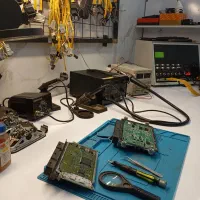 تعمیرات  ECU. AIRBAG . ABS .عیب‌یابی و ریمپ|خدمات موتور و ماشین|سنگر, |دیوار