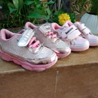کفش بچه گانه تعدادی در حد نو