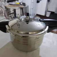 لوازم آشپزخانه به فروش میرسد