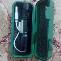 یک عدد چراغ قوه نو نو