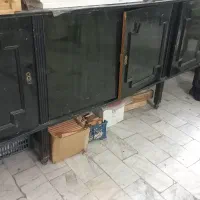 بوفه قدیمی چوب راش بسیار محکم و جادار .