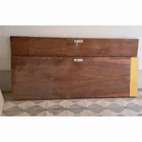 کتیبه پرده و درب چوبی