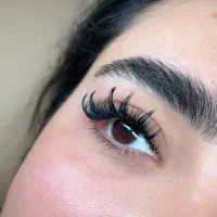 اکستنشن مژه و لیفت و لمینیت حرفه ای فقط هزینه مواد|خدمات آرایشگری و زیبایی|زاهدان, |دیوار