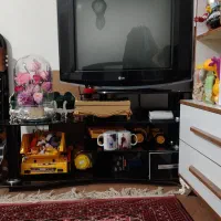 تلویزیون و میز  تلویزیون