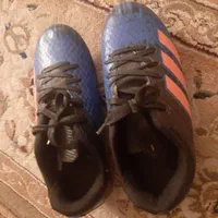کفش فوتبال و دانش اموز
