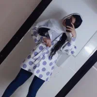 تعدادی لباس در حد نو