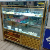 به کارگر برای کار داخل بستنی فروشی نیازمندیم