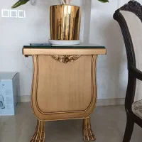 صندلی چوبی و میز
