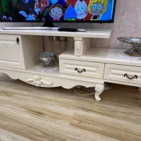 میز تلویزیون در حد نو نو خیلی تمیز سالم