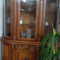ویترین چوبی کلاسیک