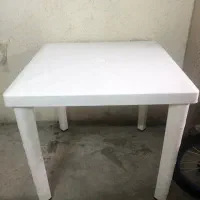 میز فایبرگلس کاملا نو