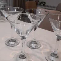 بستنی خوری پایه دار شفاف
