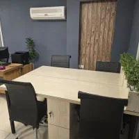فضای-کار-اشتراکی-رشت-میز-کار