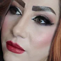 نیازمند مدل میکاپ و شنیون