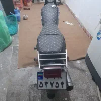 موتورسیکلت فروشی.