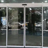 خریدار-مغازه-در-پاساژ-ایران-زمین