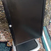 مانیتور ۲۰ اینچ چرخشی و قابل تنظیم ارتفاع
